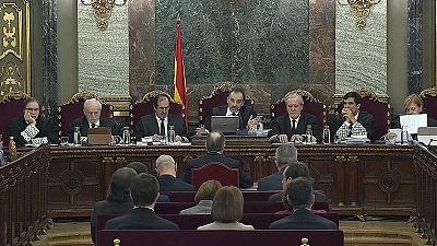 Boletines RNE - Bassa: "No valoramos suspender el 1-O porque no creíamos que fuera delito" - Escuchar ahora