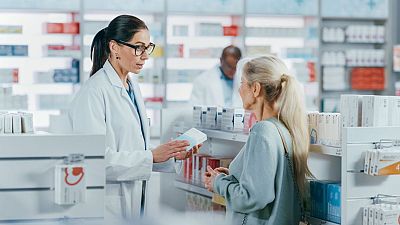 Les farmàcies es proposen punt de detecció de violències masclistes | Escoltar