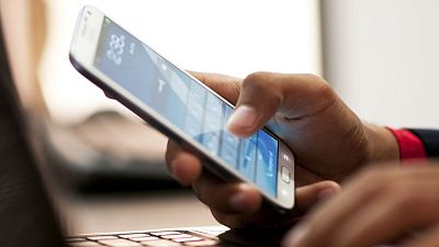 L'explotació laboral en mines, l'altra cara dels telèfons mòbils | Escoltar