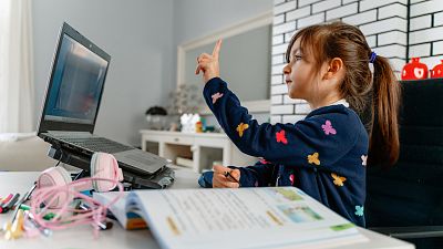 Marca España - La educación 'online' en España en tiempos de COVID - 04/03/21 - escuchar ahora