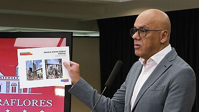 14 horas - El ministro de Comunicación de Venezuela en RNE: "Todo está bajo control" - Escuchar ahora