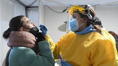 14 Horas Fin de Semana - La incidencia repunta en España hasta un nuevo máximo - Esuchar ahora