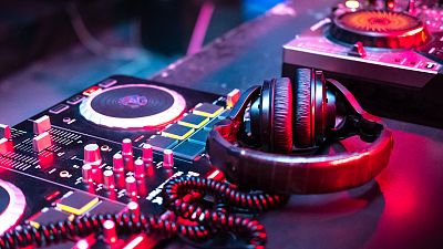 24 horas - El ocio nocturno espera recuperar la normalidad en agosto - Escuchar ahora