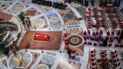 Las Mañanas de RNE - Ramón Navarro: "Francisco ha querido subrayar que el entierro del papa ha de ser el de un pastor" - Escuchar Ahora