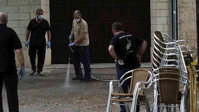 España a las 8 Fin de Semana - Reducción de impuestos o ampliación de terrazas: las medidas de los ayuntamientos para ayudar a los hosteleros - Escuchar ahora