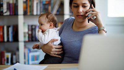 Por tres razones - El confinamiento aumenta la brecha de género - Escuchar ahora