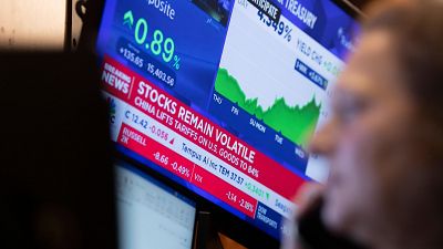 Trump pausa 90 días sus aranceles "recíprocos" excepto a China - Escuchar ahora