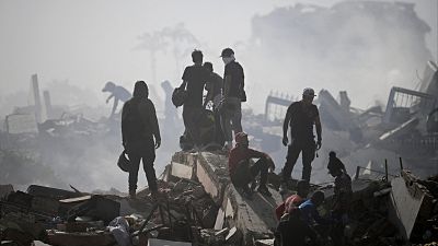 Hora América - Venezuela busca a los desaparecidos bajo los escombros - 26/06/2026 - Hora América | Escuchar