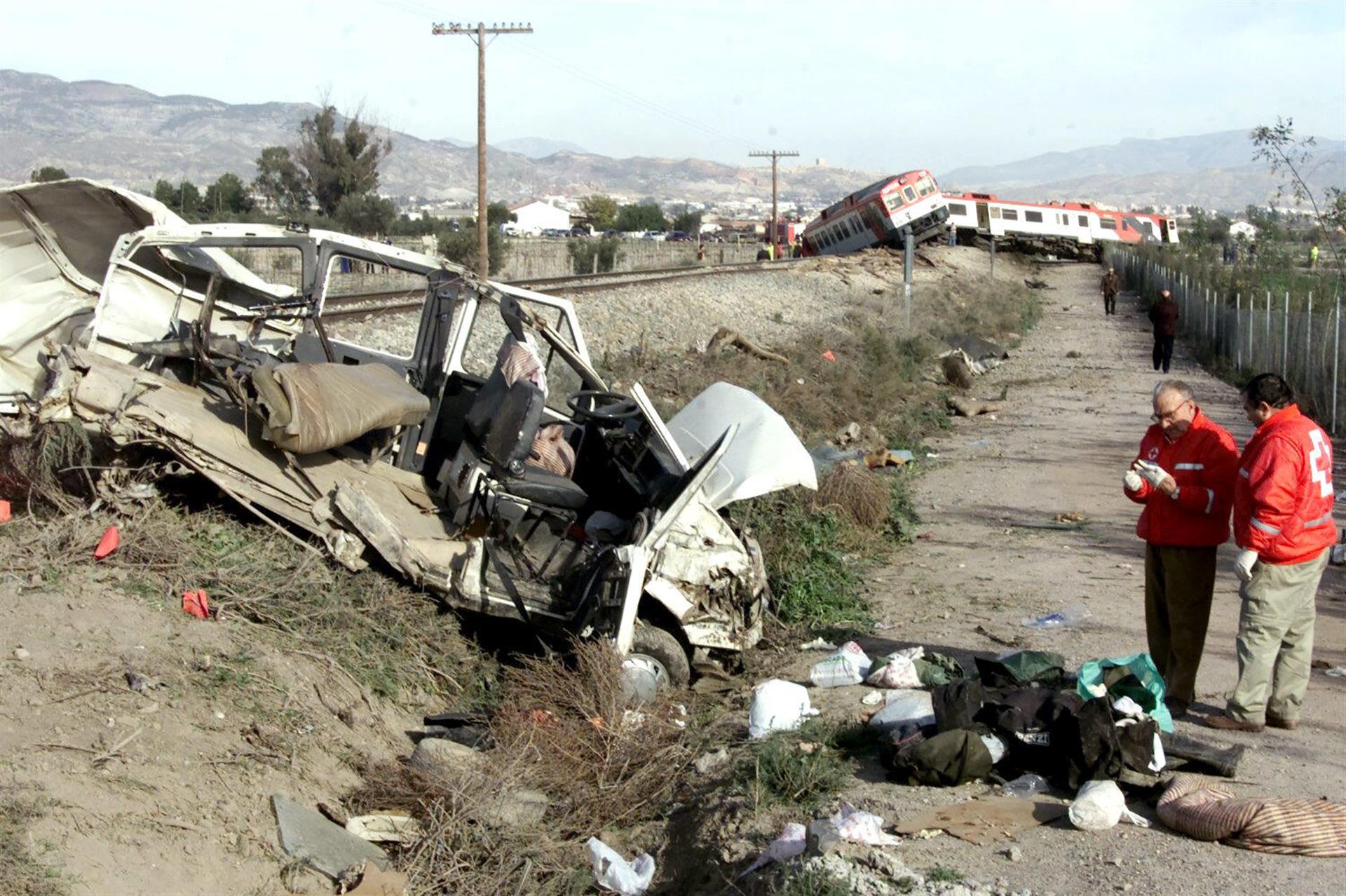 Doce muertos al ser arrollados por un tren en Lorca
