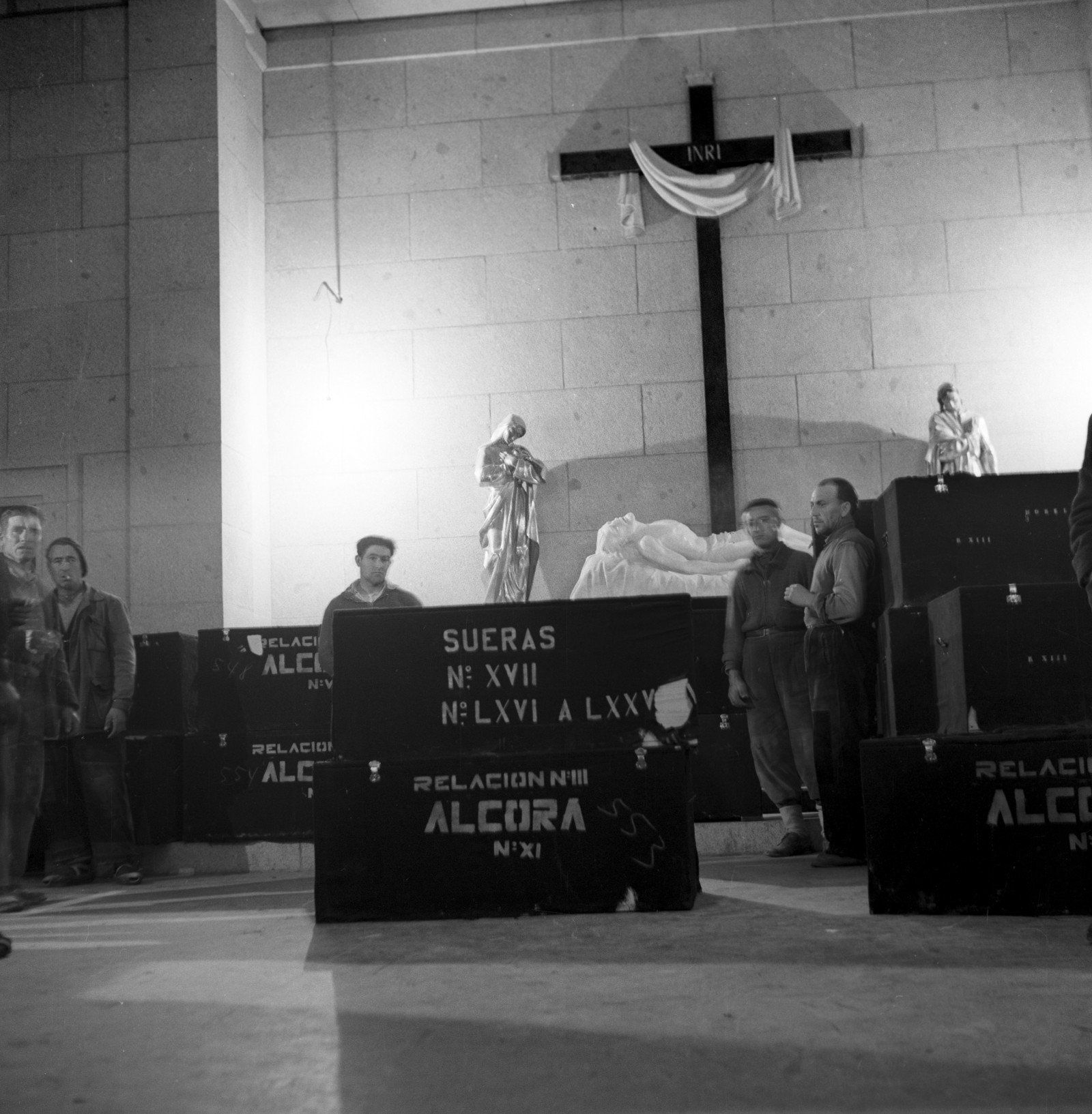 Cajas de Sueras y Alcora (Castellón) en la capilla del Santo Sepulcro. EFE
