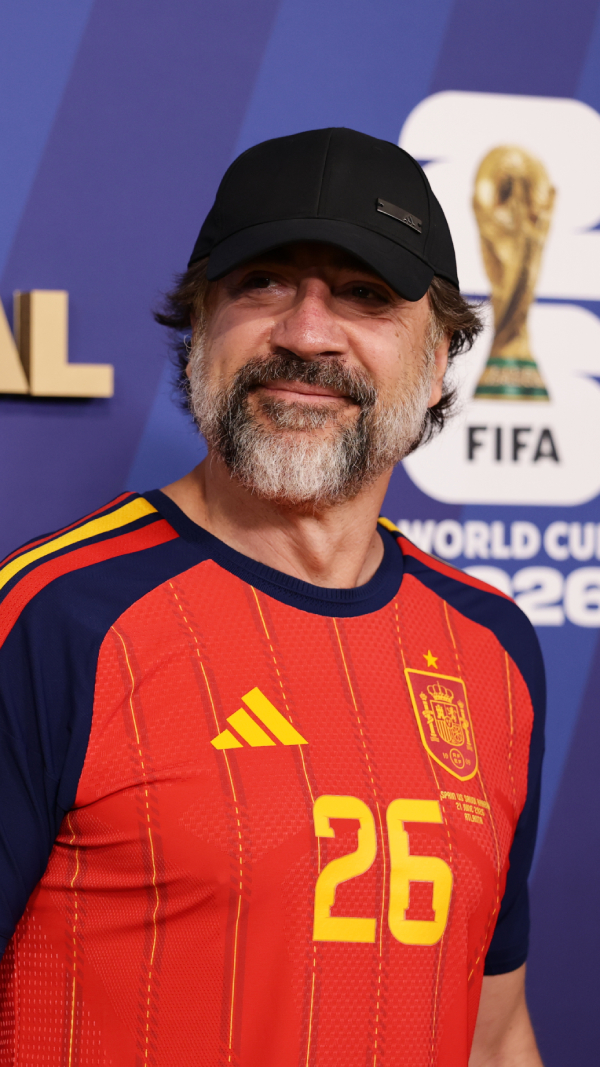 El actor Javier Bardem, uno de los seguidores más fieles de la Roja en el Mundial norteamericano, no se perdió la final. / AP
