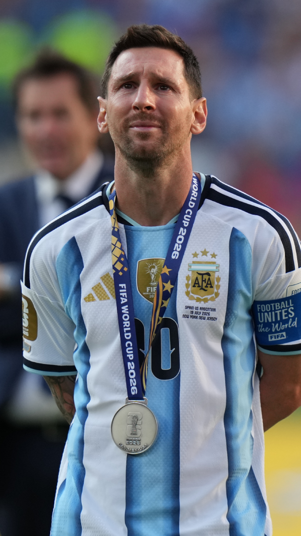 Leo Messi, líder y capitán de Argentina, no pudo evitar las lágrimas al no poder ganar su segunda Copa del Mundo consecutiva. / AP