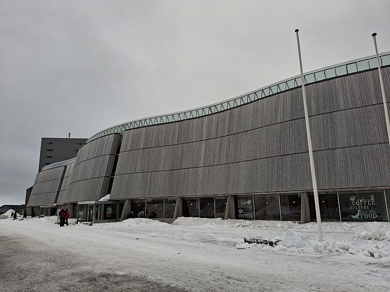 La capital de Groenlandia, Nuuk, no representa a las comunidades tradicionales del norte y del sureste