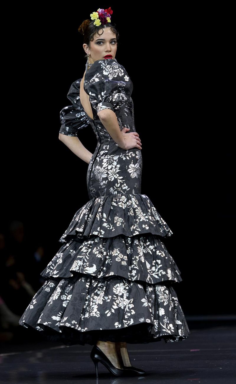 La pasarela de SIMOF cada año muestra las tendencias de la moda flamenca