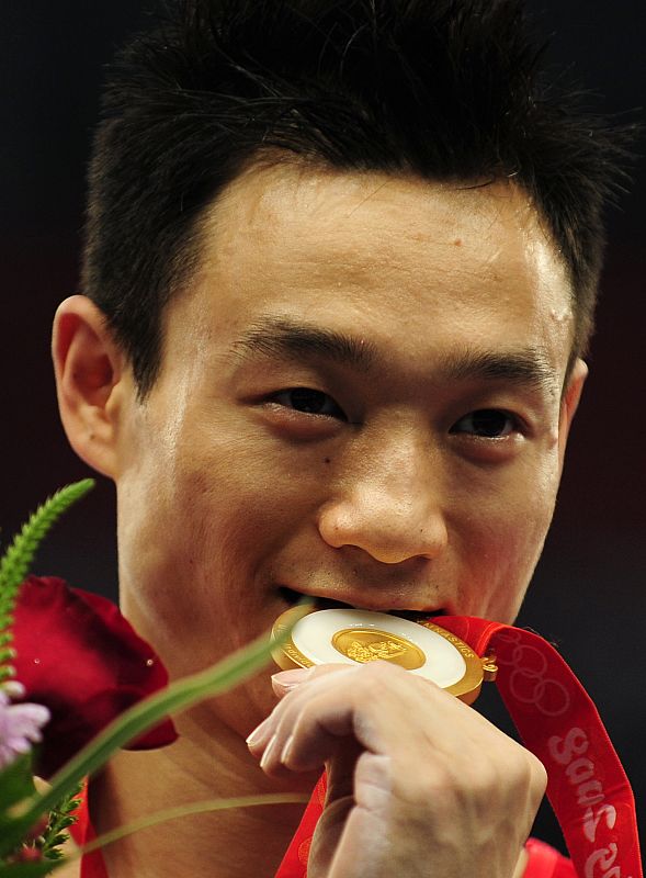 Yang Wei, triunfador en gimnasia