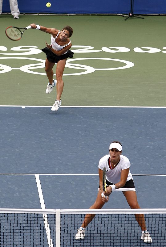 Ruano y Medina consiguen la primera plata para España, en un partido dominado por las hermanas Williams, de principio a fin.