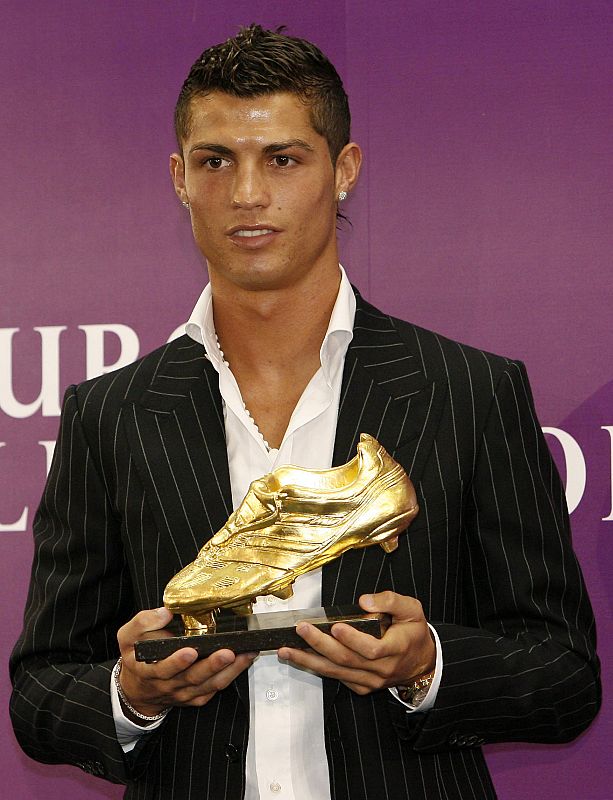 El portugués se hizo con el premio al mejor delantero de la pasada temporada tras meter 42 goles con el Manchester.