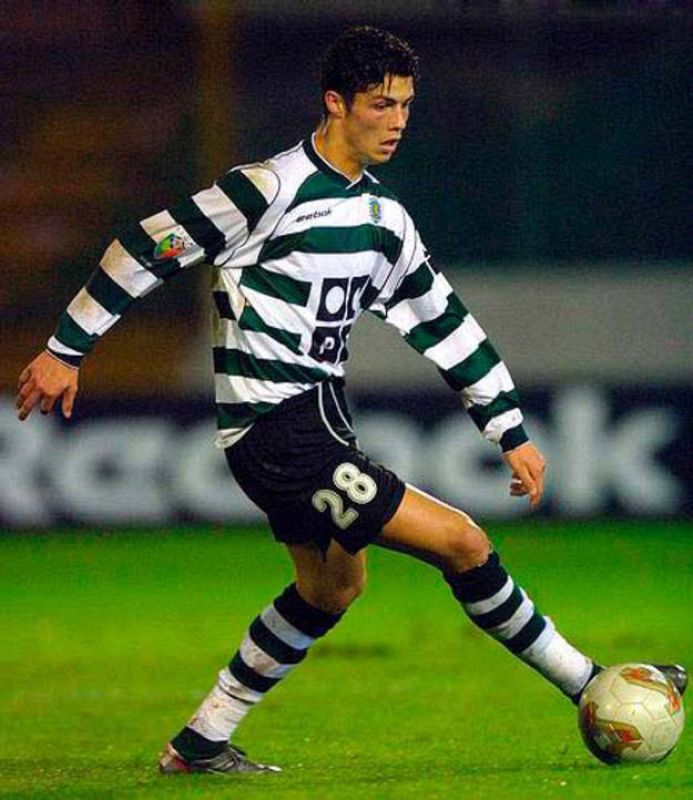 El portugués que comenzó jugando en un modesto equipo de la isla de Madeira, pasó por el Nacional y por el Sporting de Lisboa, antes de llegar al Manchester United.