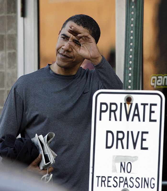 US President-elect Barack Obama walks out of the Philadelphia sports club after his morning workout in Philadelphia