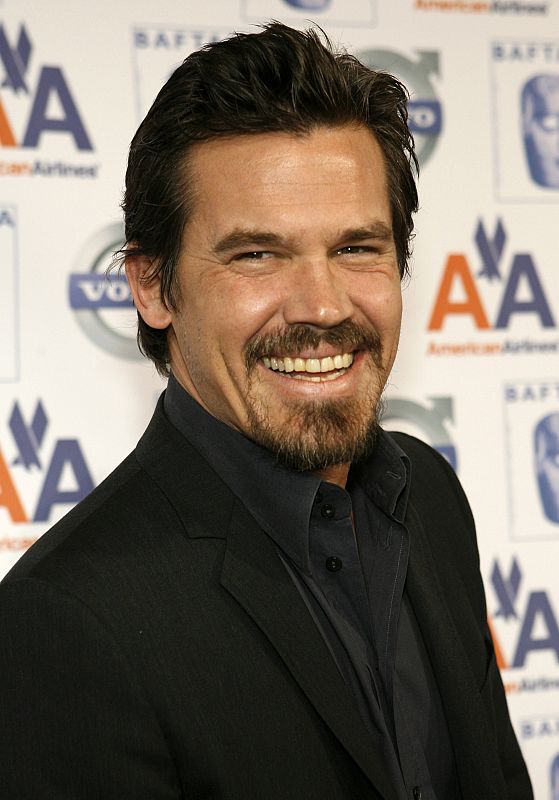 Es hijo del actor James Brolin (28/02/1968, Los Ángeles, California).