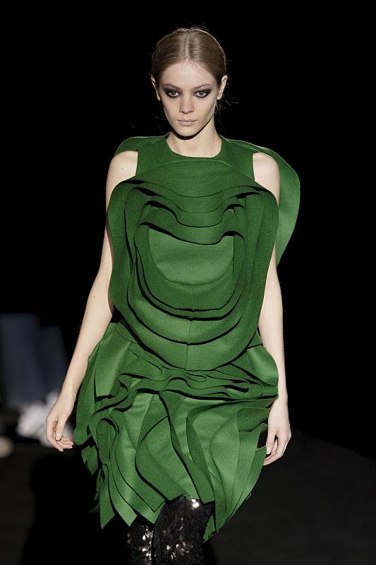 Originalidad y colorido en los vestidos de Arzuaga.