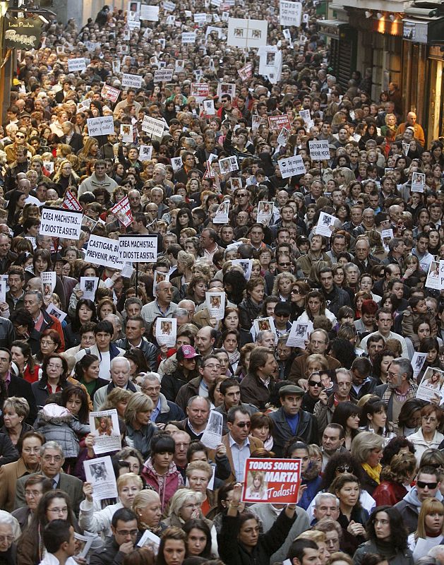 Los organizadores calculan entre 4.000 y 5.000 los asistentes a la manifestación.