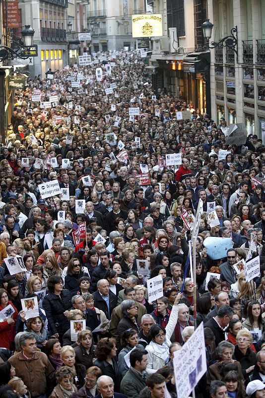 Asistentes a la manifestación convocada en apoyo de la familia de Marta del Castillo.