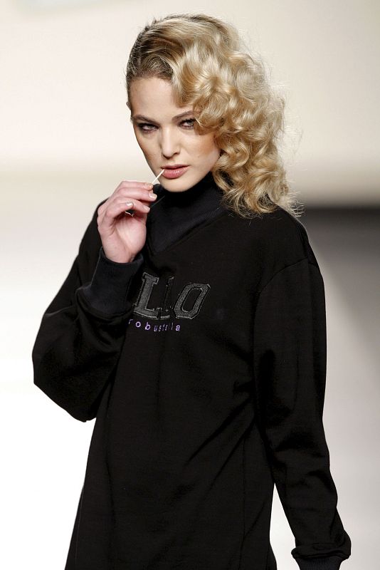 KRIZIA ROBUSTELLA