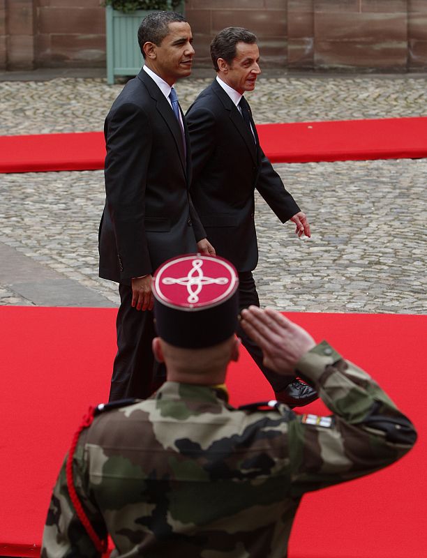 Barack Obama y Nicolas Sarkozy, durante la ceremonia de bienvenida al presidente de EE.UU.