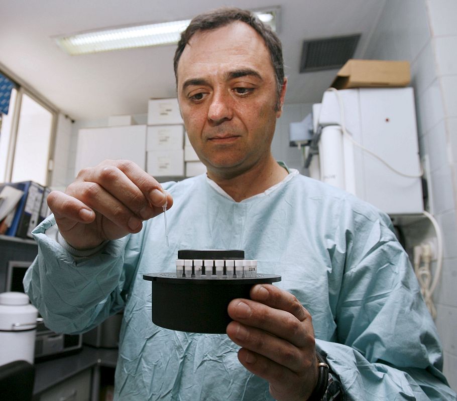 LABORATORIO DE MICROBIOLOGIA DEL HOSPITAL VIRGEN DE LAS NIEVES
