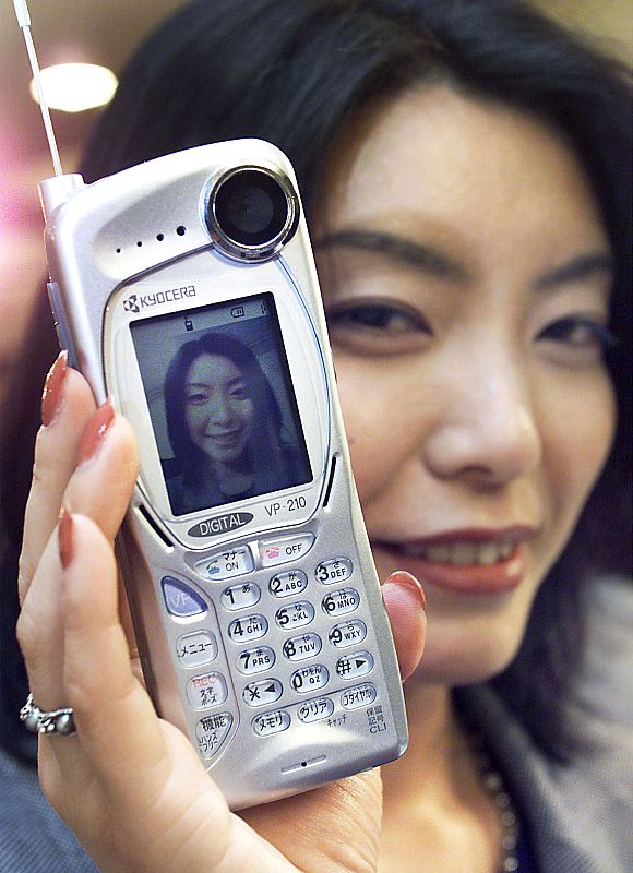 Visual Phone VP-210. Uno de los primeros móviles con cámara para hacer vídeollamadas.1999