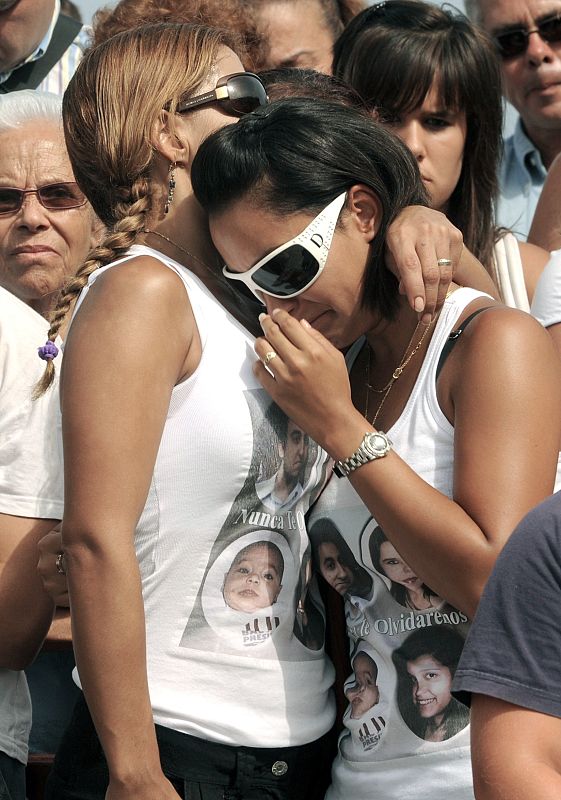Familiares en el homenaje