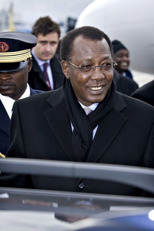 El presidente de Chad, Idriss Deby Itno, durante su llegada al aeropuerto de Copenhague para participar en la Cumbre de la ONU del Cambio Climático.