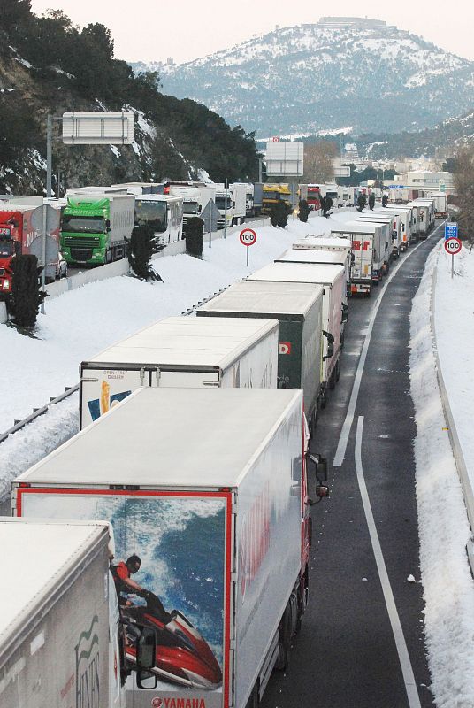 TIEMPO NIEVE APERTURA DEL TRÁFICO EN LA JONQUERA