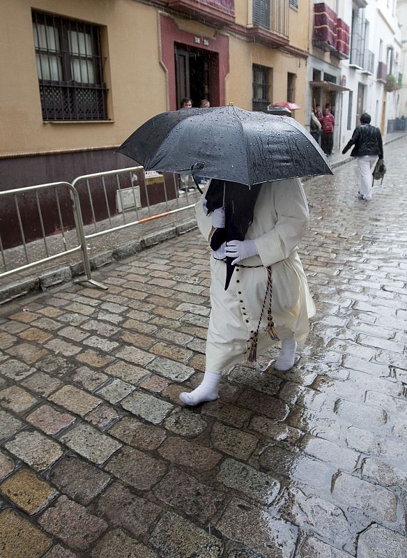 LLUVIA EN LA SEMANA SANTA DE SEVILLA