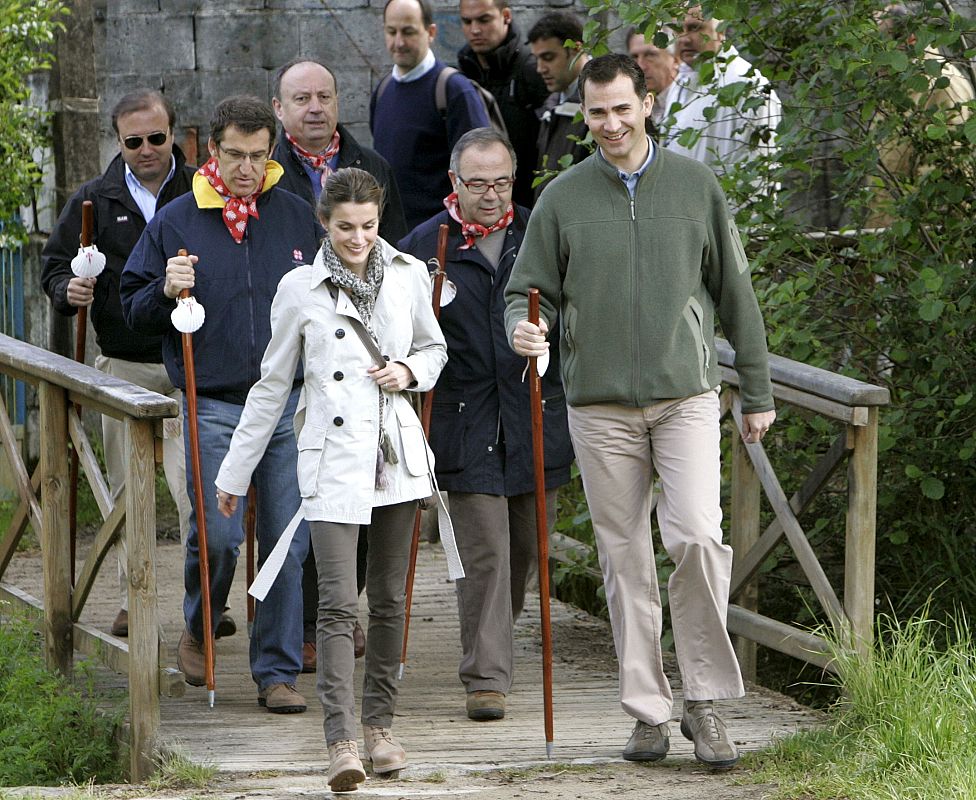 Los Príncipes de Asturias acompañados por el presidente de la Xunta, Alberto Núñez Feijóo