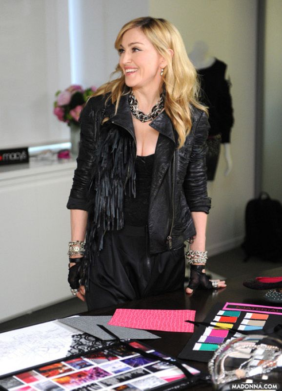 Corazón -  Madonna y su hija Lourdes María lanzan la línea de ropa "Material Gir"