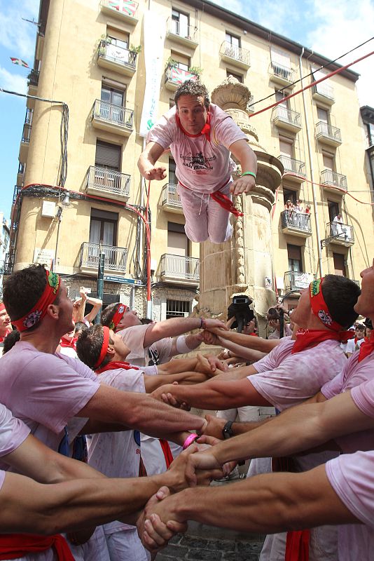 A: EDUARDO BUXENS