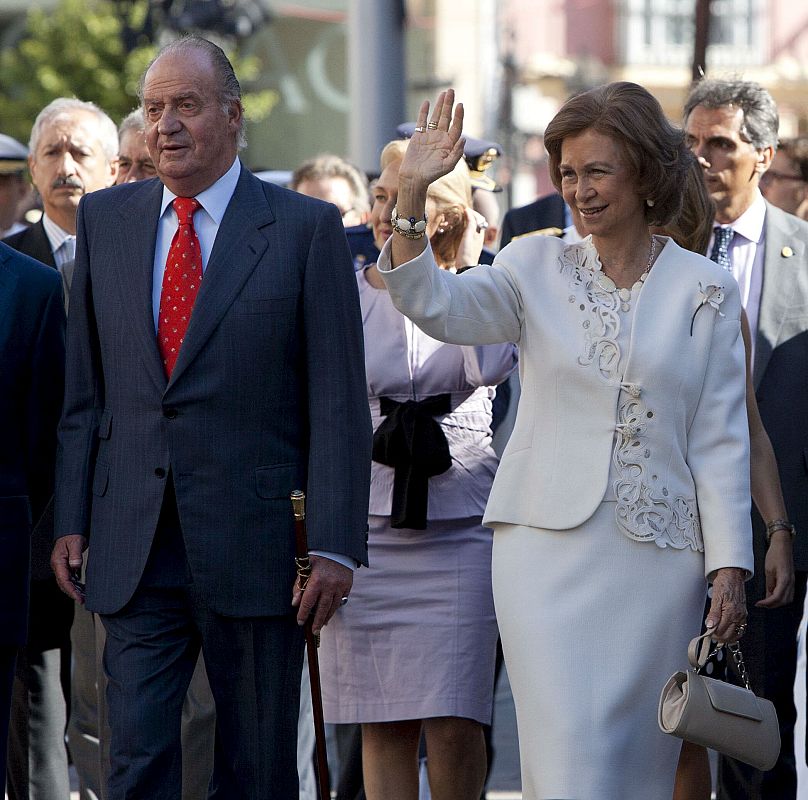 LOS REYES LLEGAN A SAN FERNANDO PARA CONMEMORAR EL NACIMIENTO DEL PARLAMENTO