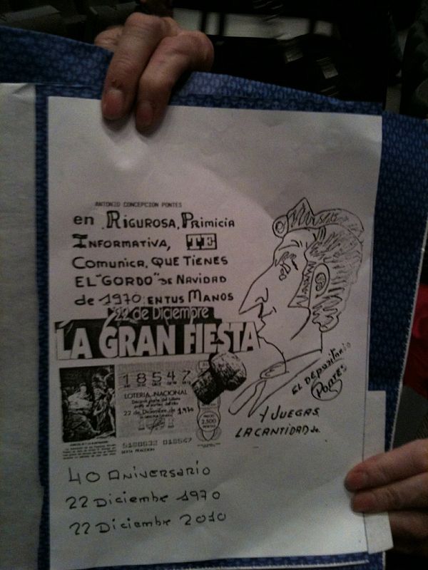 Son muchos los que quieren vivir de cerca el sorteo que da el pistoletazo de salida a la Navidad.