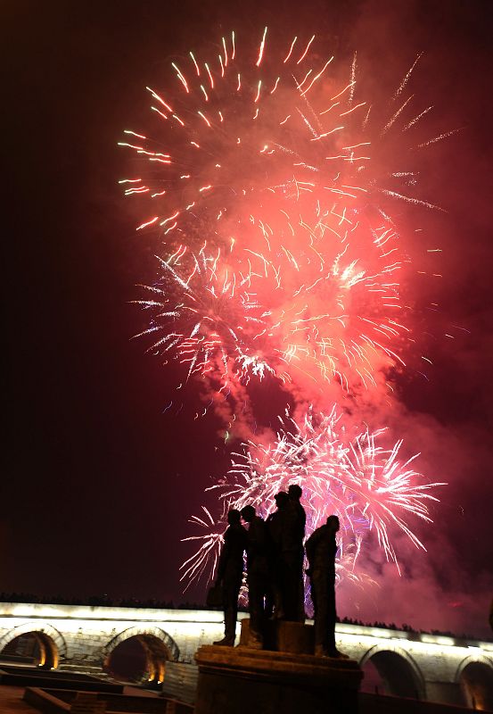 Skopje, capital de la Antigua República Yugoslavia de Macedonia, también ha recibido 2010 con fuegos artificiales