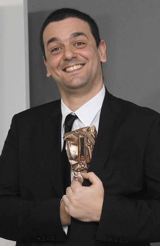 El director francés Joann Sfar recibe el premio a Mejor Ópera Película.