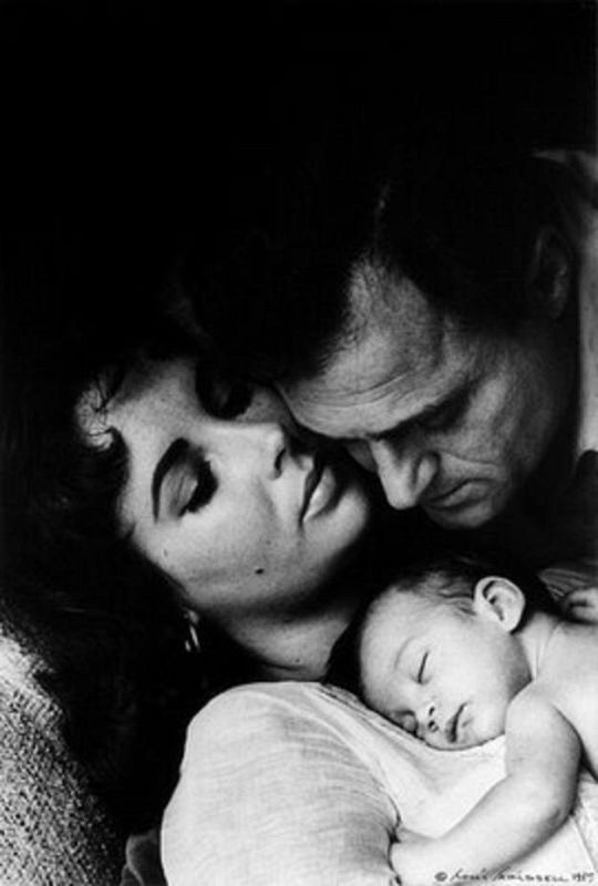 Con su tercer marido, Mike Todd, tuvo a su tercera hija