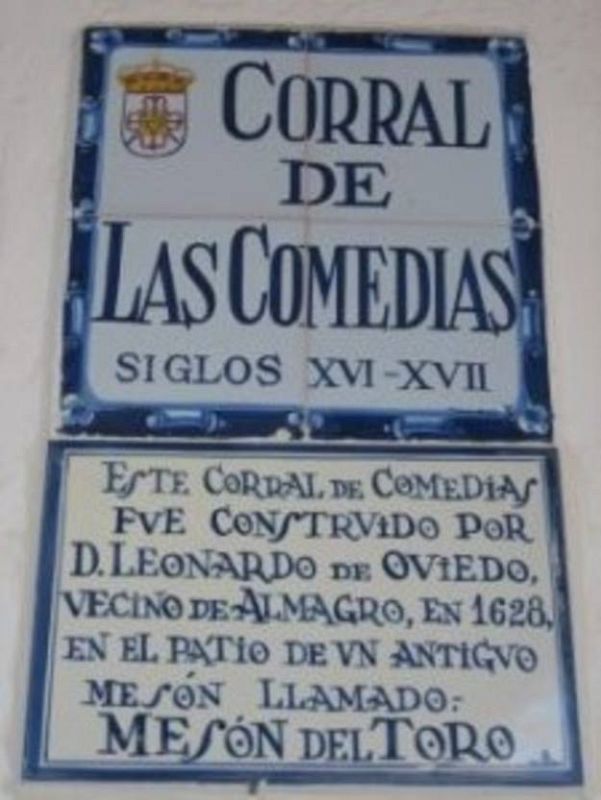 ¡Esto es lo que parece el plató de Teledeporte! Además lo inauguró un vecino del tenista... jajajaja