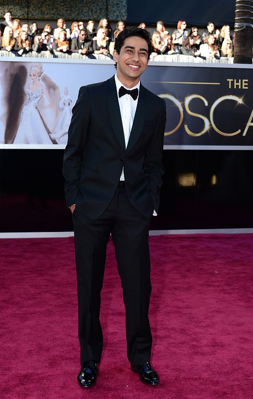 El actor Suraj Sharma, de 'La vida de Pi', se ha mostrado exultante en su debut sobre la alfombra roja de Los Ángeles.