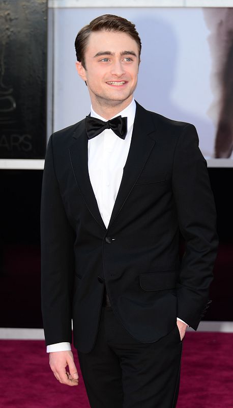 Daniel Radcliffe entregará estatuilla esta noche en la gala y ha elegido un favorecedor esmoquin.