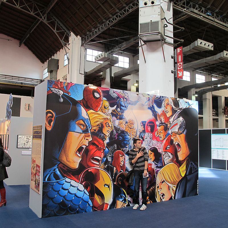 Frontal de la exposición de los 50 años de 'Los Vengadores' y 'La Patrulla X'