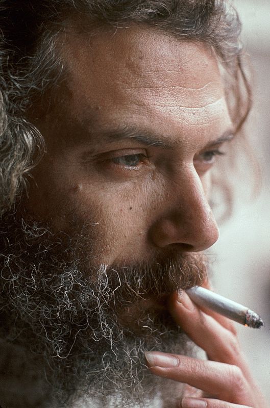 El artista franco-griego Georges Moustaki, en marzo de 1970, en París.