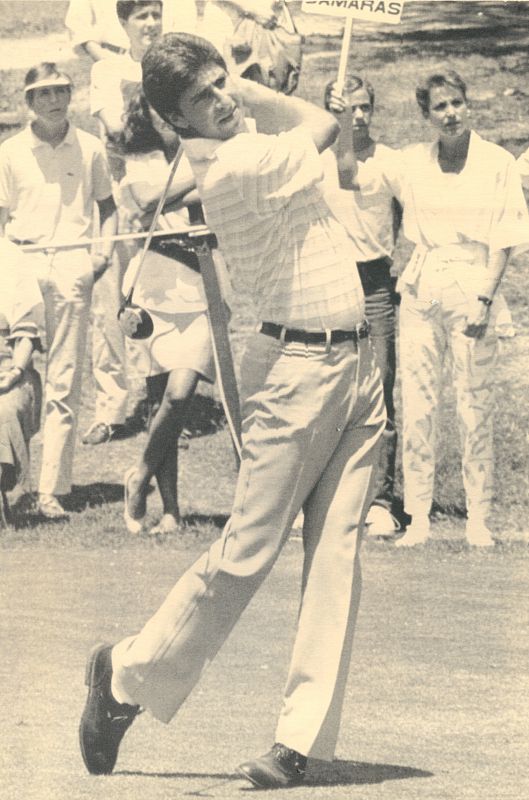 José María Olazabal jugando al golf