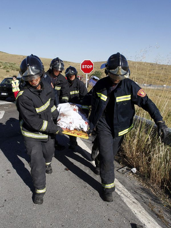 Se desconocen las causas del accidente de autobús de Ávila aunque algunos pasajeros hablan de exceso de velocidad